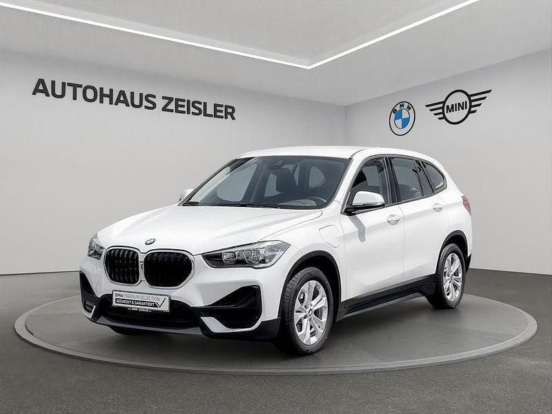 Alpinweiß uni Gebraucht 2021 BMW X1 Advantage SUV | 24.480 € (Guter Preis) - Bild 1/4