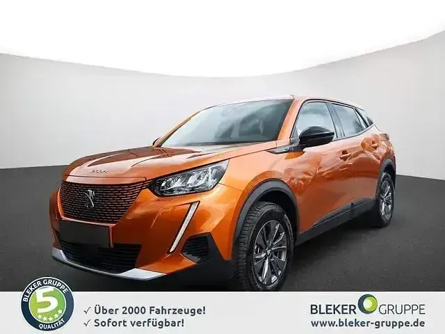 Gebraucht Peugeot e-2008 Active 100 kW (136 PS) 2023 Orange SUV