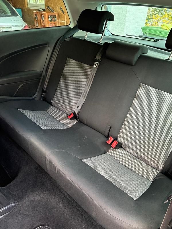 Usado VW Polo 60 HP (44 kW) 2010 Cinzento Citadino