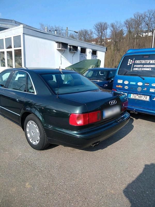 Usata Audi A8 193 CV (141 kW) 1997 Verde Berlina