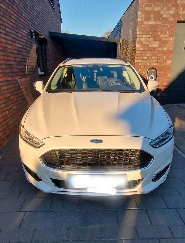 Weiß Gebraucht 2017 Ford Mondeo ST Kombi | 15.700 € (Guter Preis) - Bild 1/4