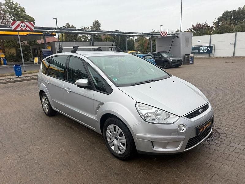 Grau Gebraucht 2010 Ford S-MAX Trend Van / Kleinbus | 3.450 € (Superpreis) - Bild 1/4
