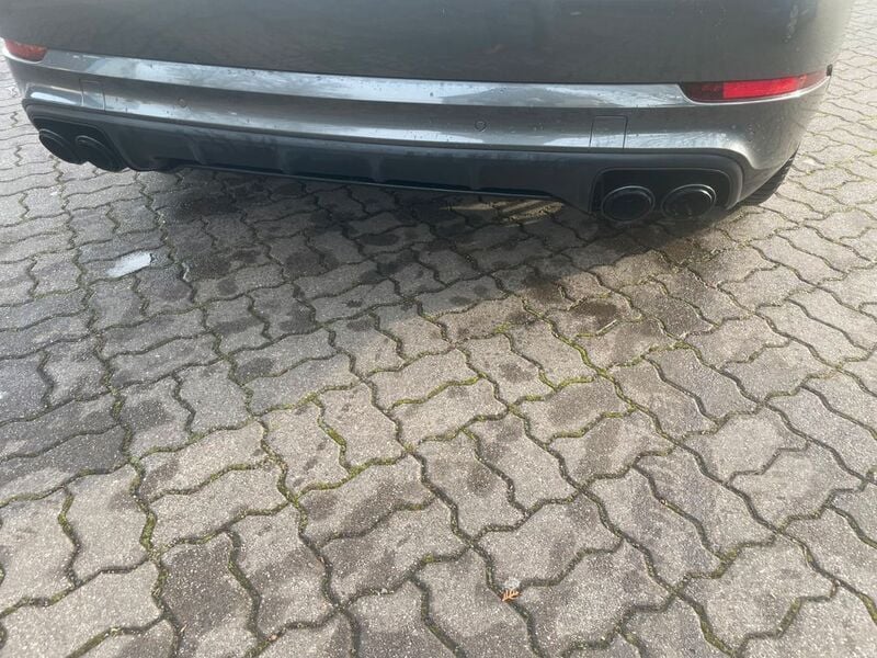 Grau Gebraucht 2020 Porsche Cayenne Turbo SUV | 48.490 € (Superpreis) - Bild 1/4