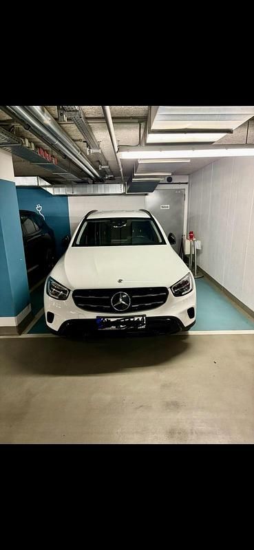 Weiß Gebraucht 2020 Mercedes GLC200 SUV | 30.500 € (Superpreis) - Bild 1/3