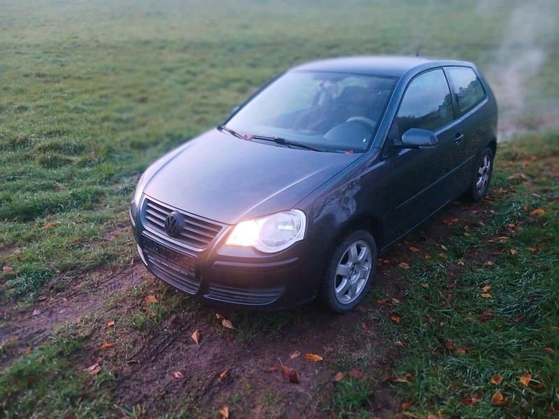 Grau Gebraucht 2006 VW Polo Coupé | 900 € (Guter Preis) - Bild 1/4