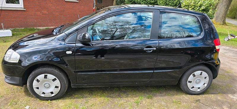 Gebraucht VW Fox 54 PS (39 kW) 2010 Schwarz Kleinwagen