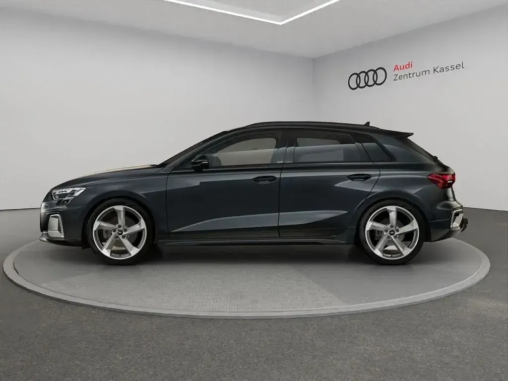 Neu Audi A3 Sport 150 PS (110 kW) 2026 Grau Limousine