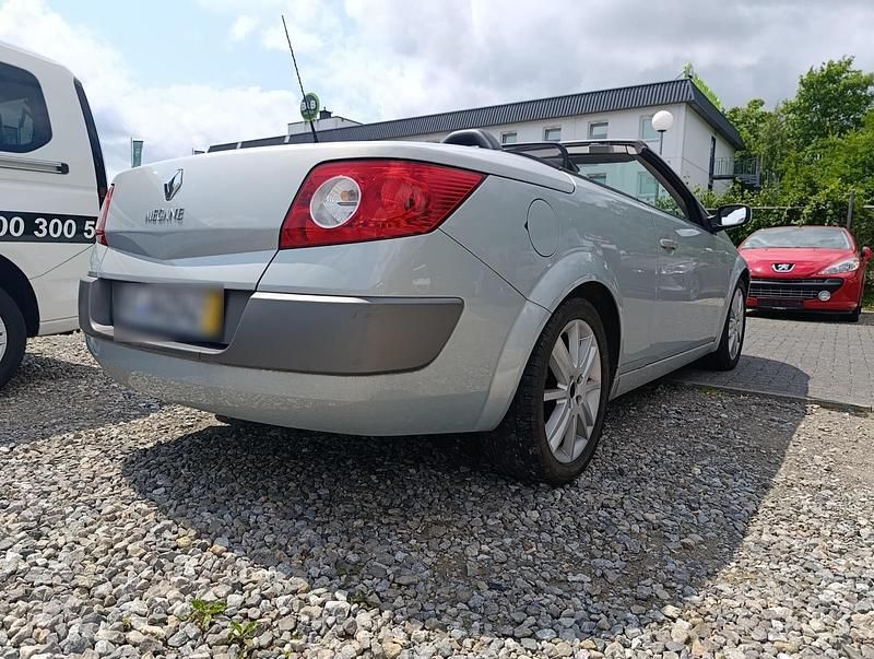 Gebraucht Renault Mégane II 135 PS (99 kW) 2005 Silber Cabrio