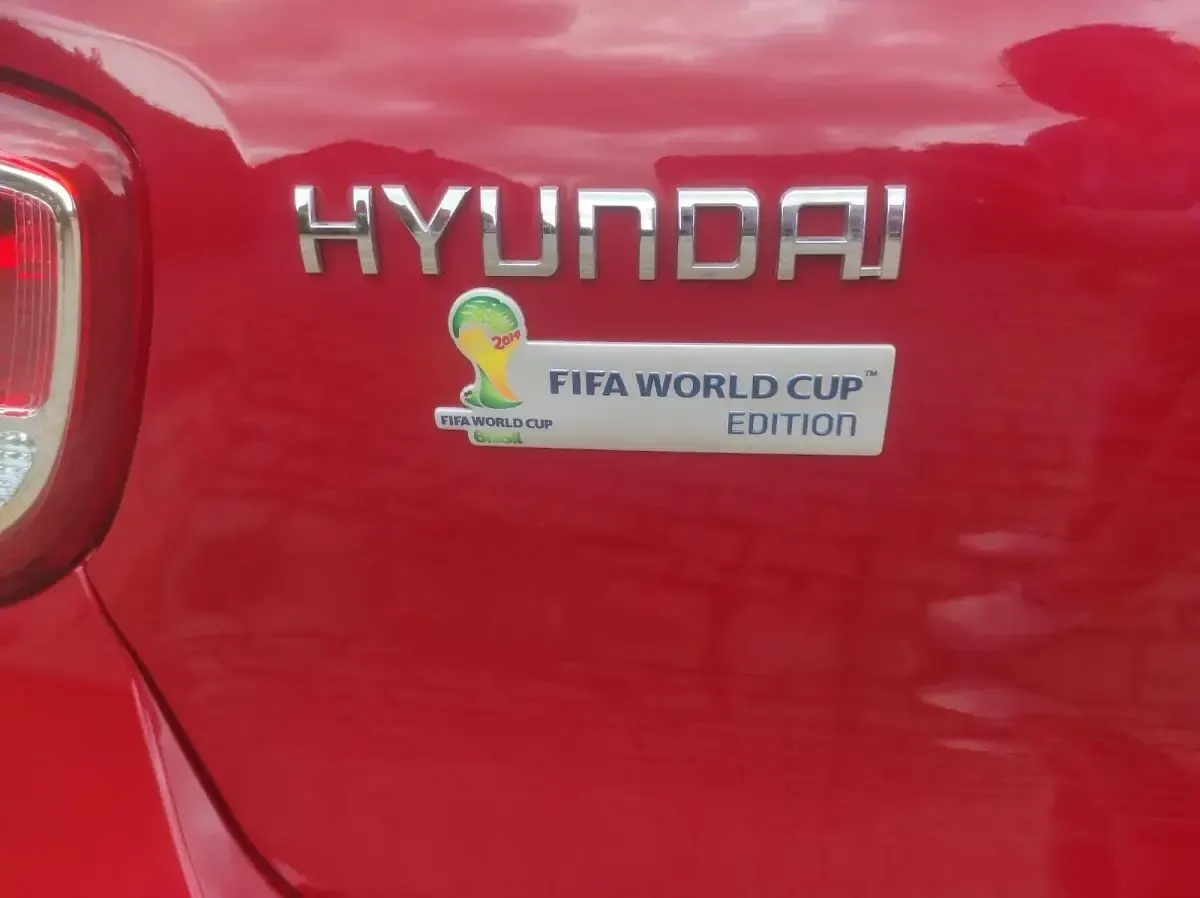 Gebraucht Hyundai i10 Edition 67 PS (49 kW) 2014 Rot Kleinwagen