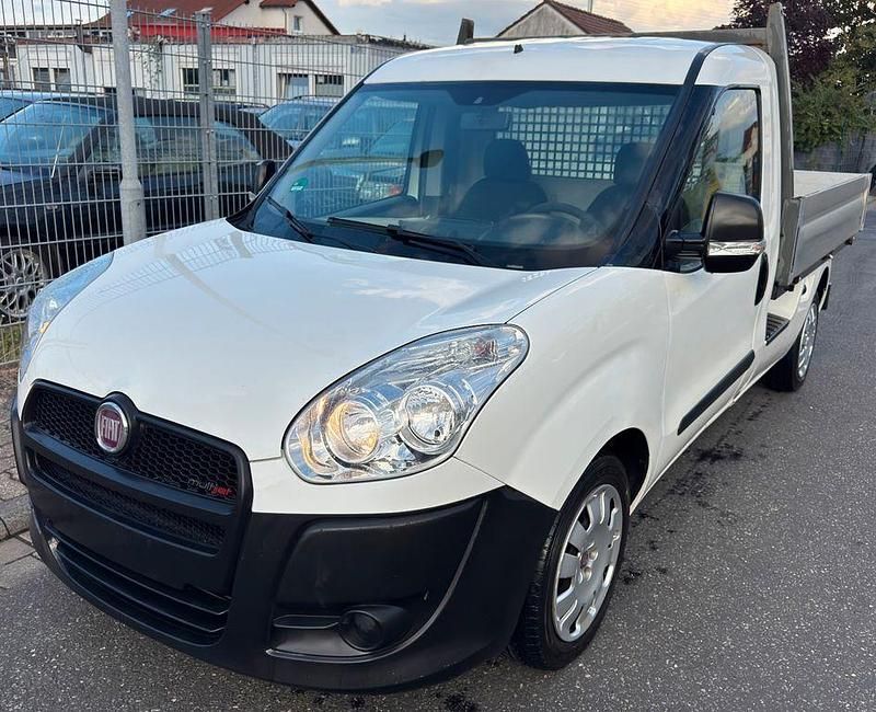 Weiß Gebraucht 2012 Fiat Doblò Van / Kleinbus | 6.950 € (Teuer) - Bild 1/4