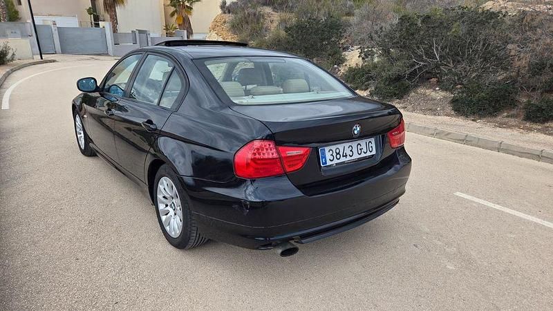 Gebraucht BMW 318 143 PS (105 kW) 2008 Schwarz Limousine