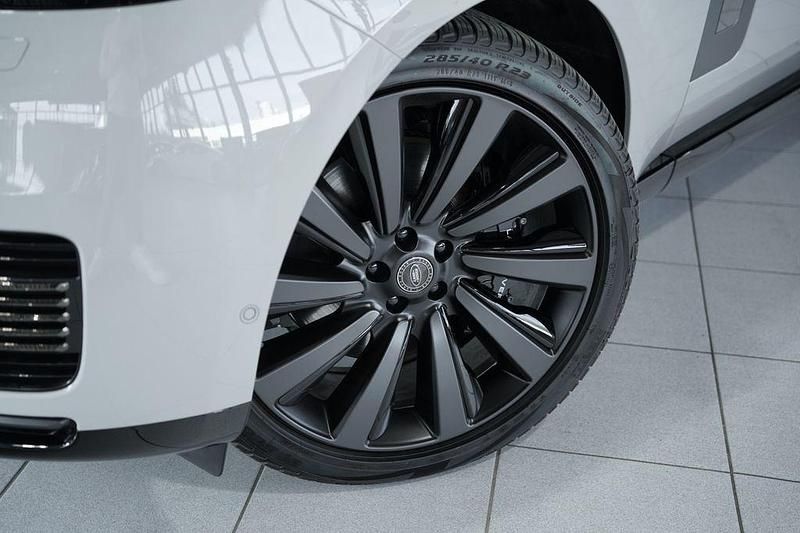 Gebraucht Land Rover Range Rover 615 PS (452 kW) 2024 Borasco grey SUV