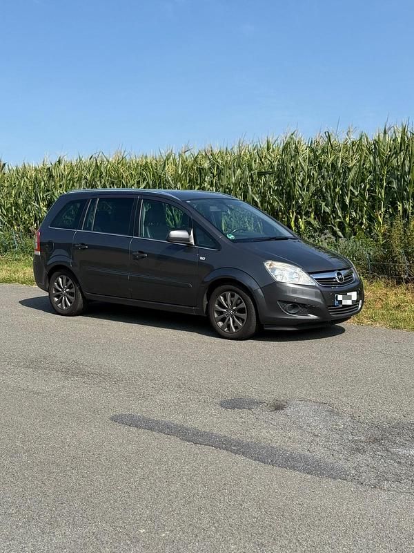 Grau Gebraucht 2025 Opel Zafira Van / Kleinbus | 3.600 € (Superpreis) - Bild 1/4