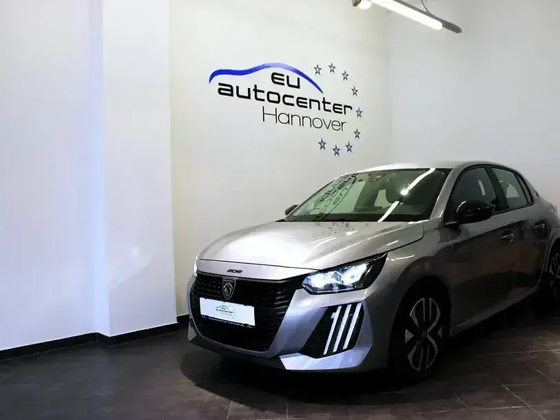 Gebraucht Peugeot 208 Active 101 PS (74 kW) 2024 Grau/typ aussenverkleidung metalliclackierung Kleinwagen
