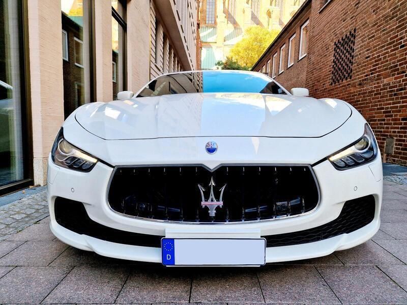 Weiß Gebraucht 2015 Maserati Ghibli Coupé | 30.000 € (Superpreis) - Bild 1/4