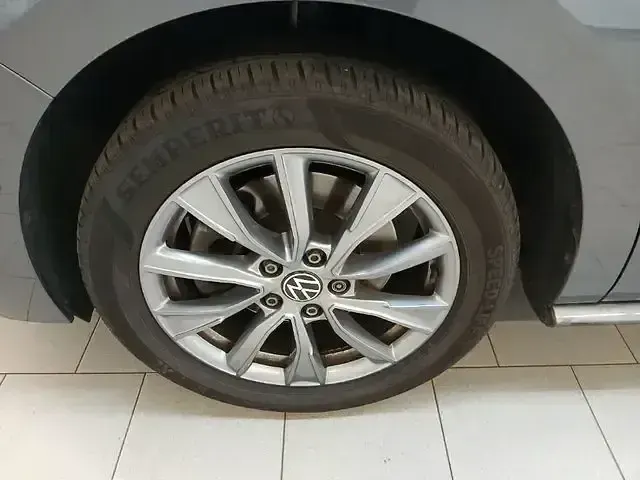 Gebraucht VW Multivan Style 150 PS (110 kW) 2025 Indiumgrau Van / Kleinbus
