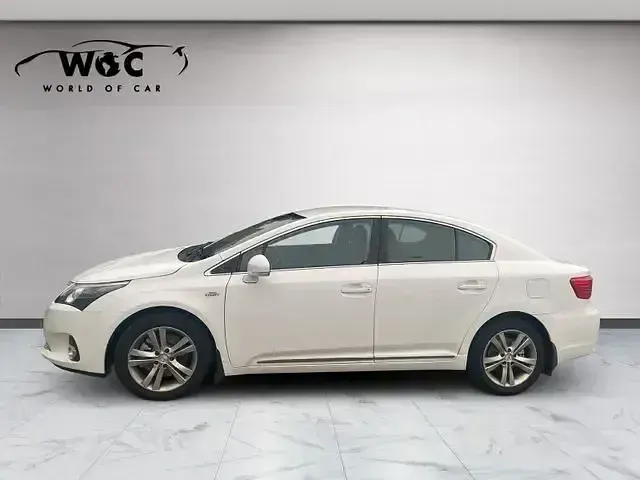 Gebraucht Toyota Avensis Executive 177 PS (130 kW) 2012 Weiß Limousine