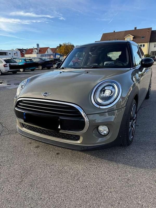Grau Gebraucht 2018 Mini Cooper D Kleinwagen | 15.900 € (Etwas zu teuer) - Bild 1/4