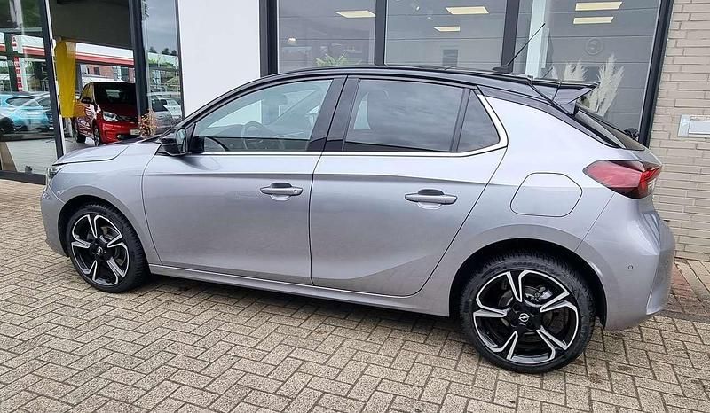 Gebraucht Opel Corsa Ultimate 131 PS (96 kW) 2022 Kontrast grau/quarz silber Kleinwagen