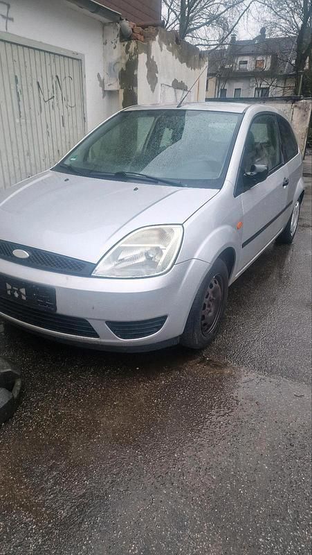 Grau Gebraucht 2006 Ford Fiesta Kleinwagen | 1.150 € (Guter Preis) - Bild 1/4