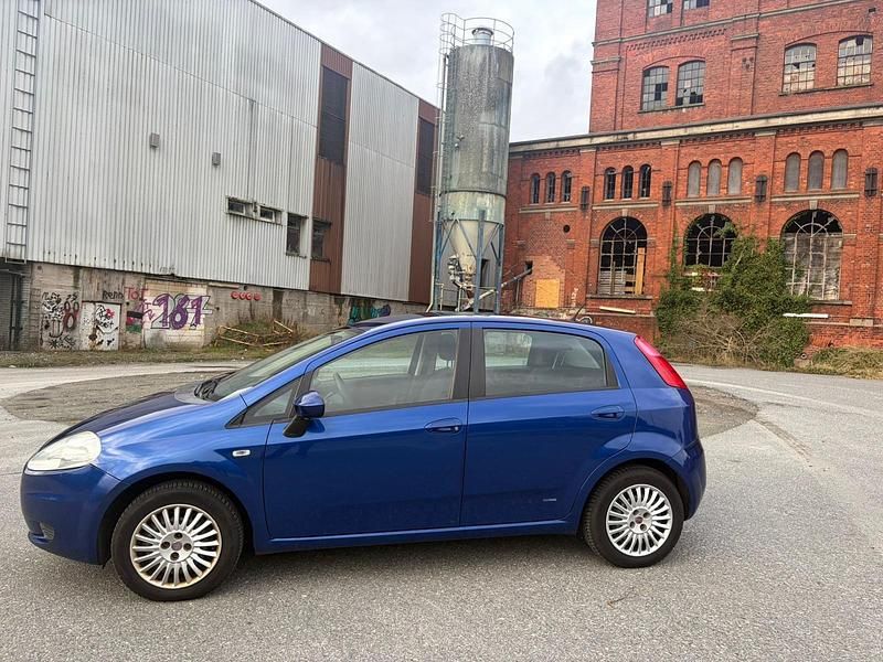 Gebraucht Fiat Grande Punto 74 PS (54 kW) 2008 Blau Kleinwagen