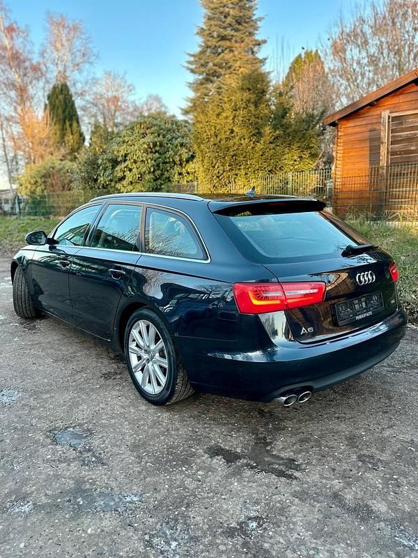 Gebraucht Audi A6 Comfort 177 PS (130 kW) 2012 Blau Kombi
