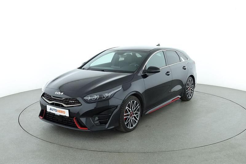 Schwarz Gebraucht 2022 Kia ProCeed Kleinwagen | 26.630 € (Fairer Preis) - Bild 1/3