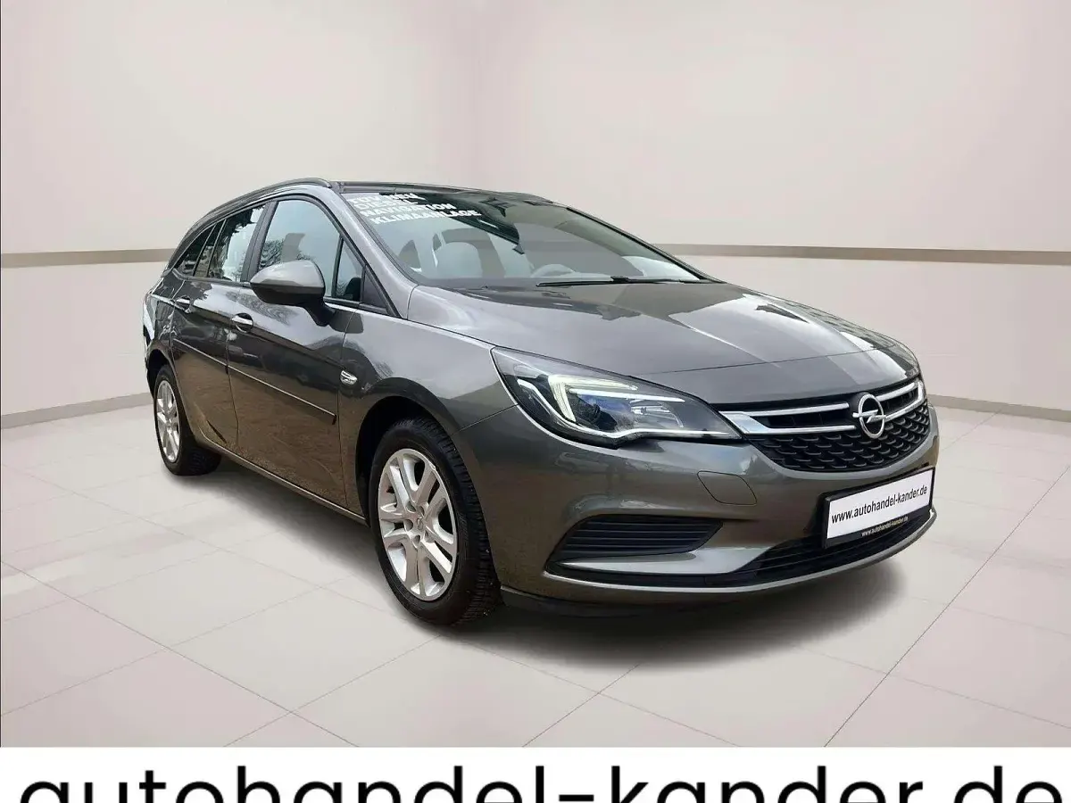 Gebraucht Opel Astra Edition 101 PS (74 kW) 2018 Grau Kombi