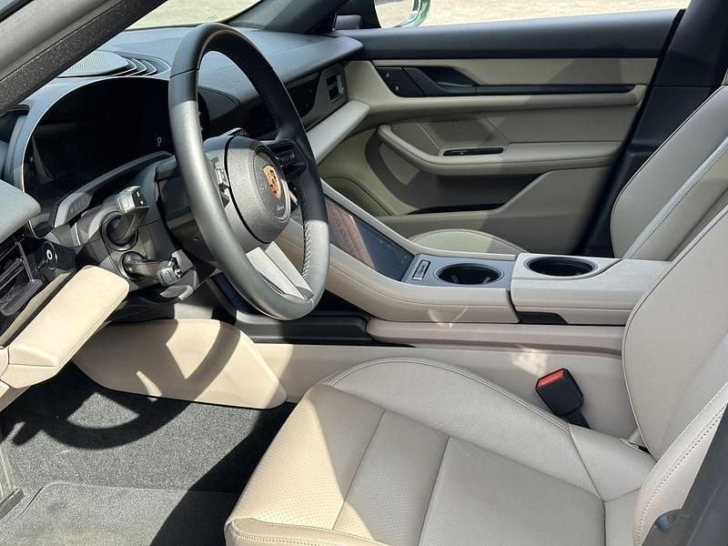 Grün Gebraucht 2023 Porsche Taycan Cross Turismo Limousine | 75.790 € (Fairer Preis) - Bild 1/4
