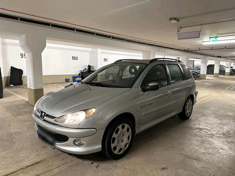 Gebraucht Peugeot 206 109 PS (80 kW) 2003 Silber Kombi