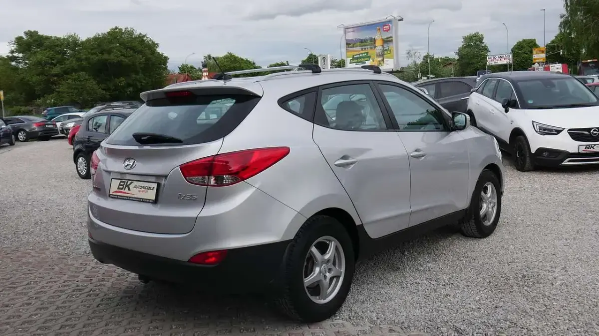 Gebraucht Hyundai ix35 136 PS (100 kW) 2013 Sleek silver SUV