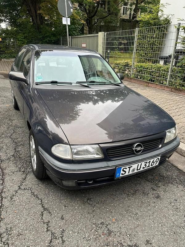 Gebraucht Opel Astra 101 PS (74 kW) 1995 Blau Kleinwagen