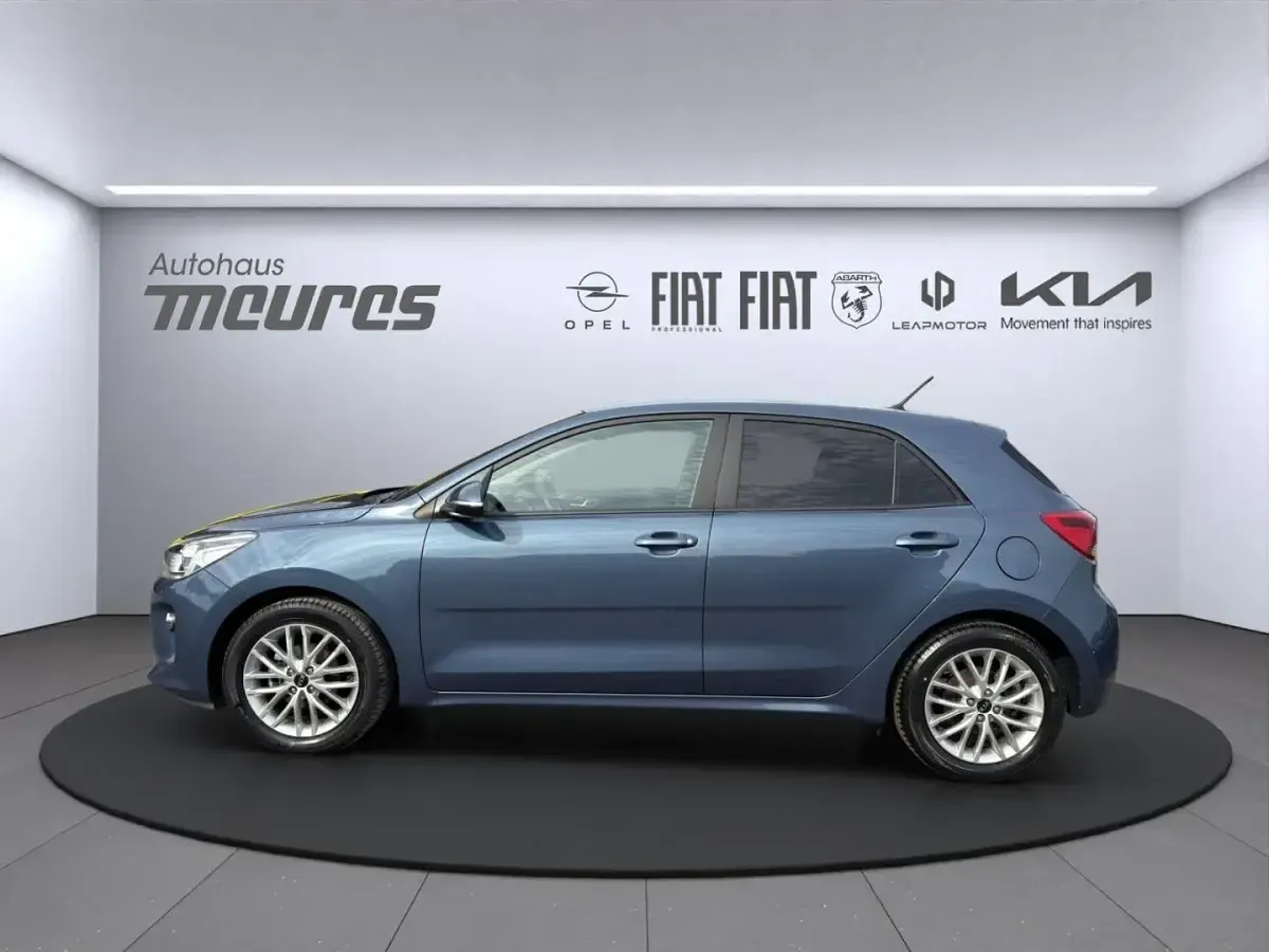 Gebraucht Kia Rio DREAM-TEAM Edition 84 PS (61 kW) 2019 Blau Limousine