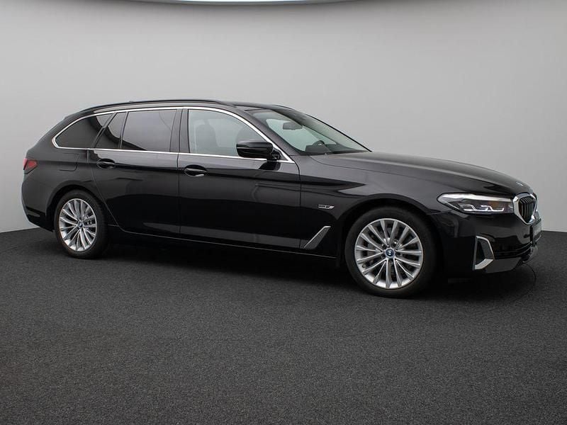 Gebraucht BMW 530e Luxury Line 292 PS (214 kW) 2022 Schwarz Limousine
