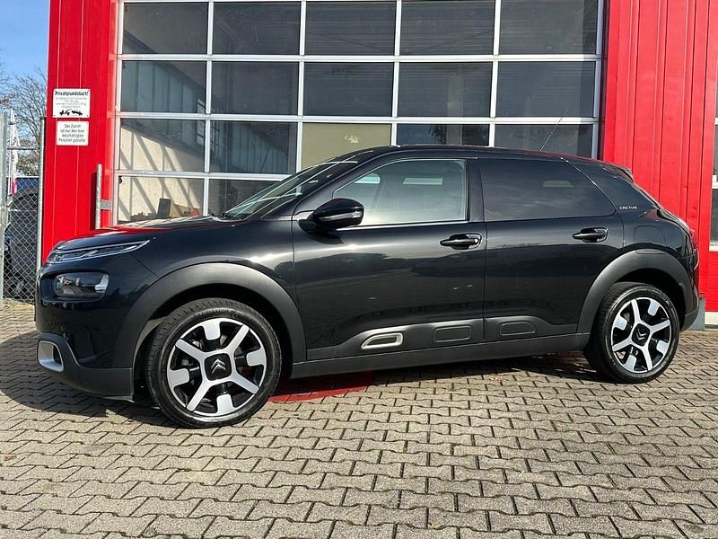 Gebraucht Citroën C4 Shine 131 PS (96 kW) 2019 Schwarz Limousine