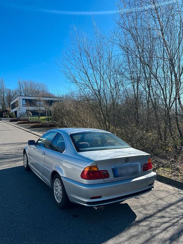 Gebraucht BMW 320 170 PS (125 kW) 2002 Silber Coupé