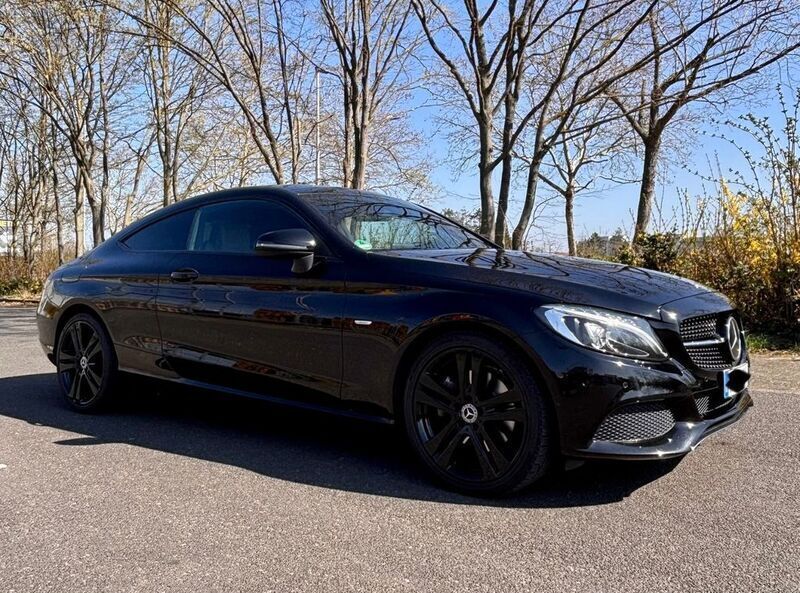 Schwarz Gebraucht 2016 Mercedes C200 Edition 1 Coupé | 24.900 € (Fairer Preis) - Bild 1/4