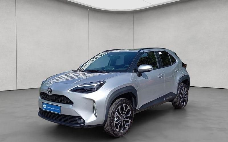 Silber Neu 2025 Toyota Yaris Cross SUV | 29.990 € (Etwas zu teuer) - Bild 1/4