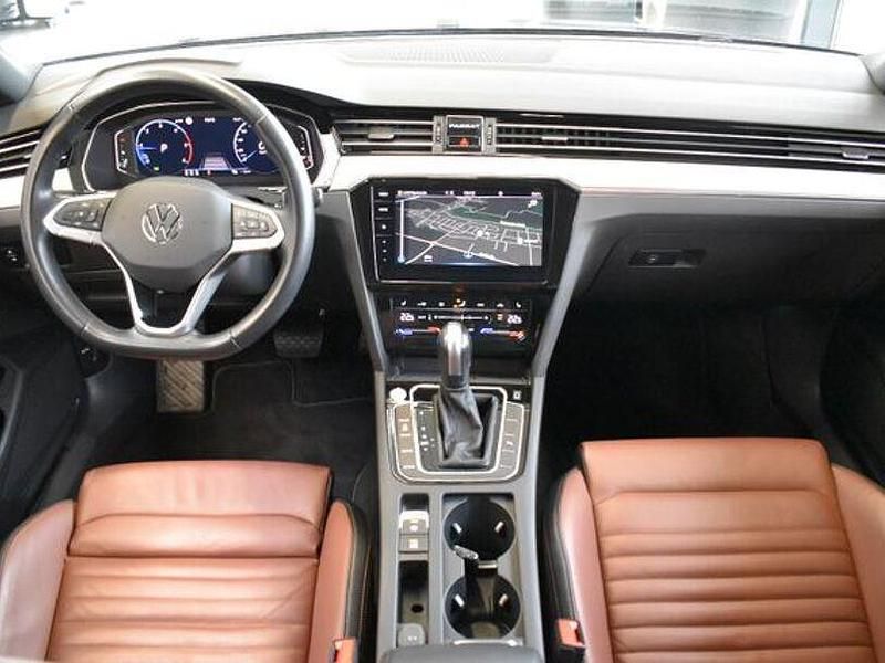 Gebraucht VW Passat Elegance 150 PS (110 kW) 2022 Schwarz Kombi