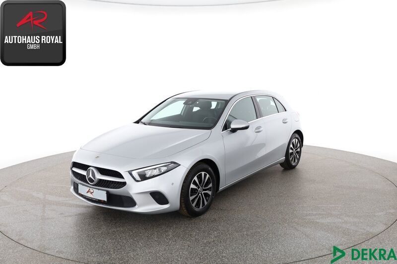 Silber Gebraucht 2022 Mercedes A180 Progressive Limousine | 20.880 € (Superpreis) - Bild 1/4