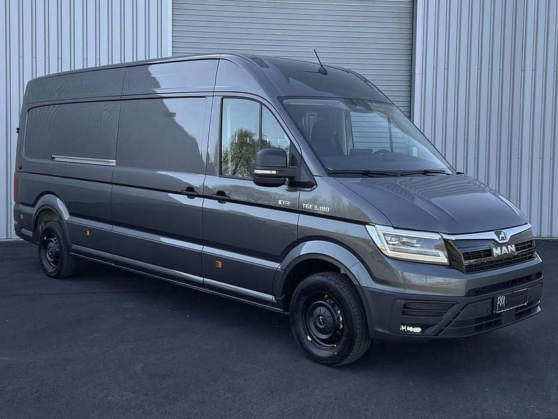 Neu MAN TGE 177 PS (130 kW) 2026 Grau Van