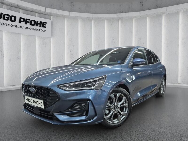 Chrome blue metallic Gebraucht 2024 Ford Focus ST-Line X Limousine | 25.850 € (Guter Preis) - Bild 1/4