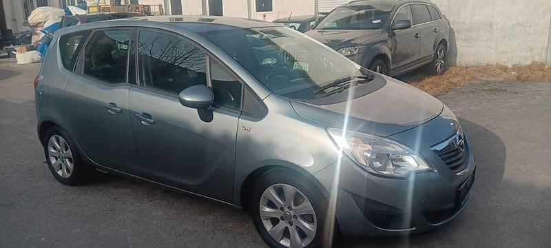 Gebraucht Opel Meriva Edition 101 PS (74 kW) 2010 Silber Van / Kleinbus