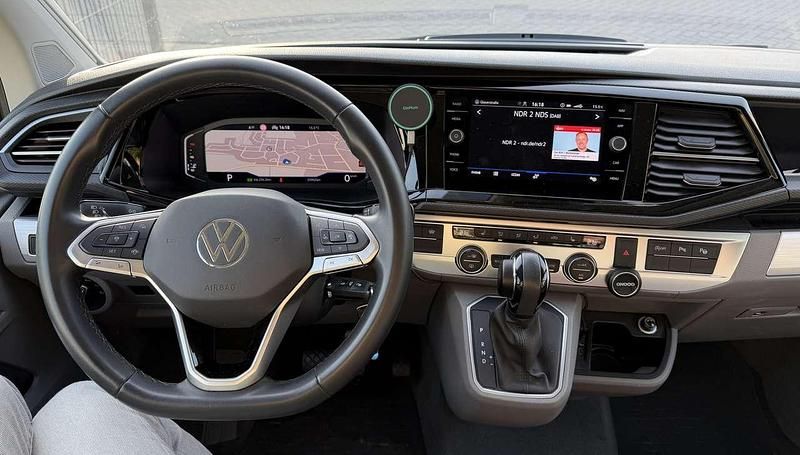 Gebraucht VW California Beach 150 PS (110 kW) 2024 Grau Van