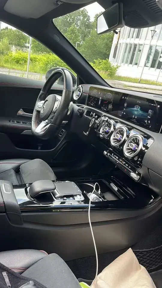Gebraucht Mercedes CLA200 163 PS (119 kW) 2019 Weiß Kombi