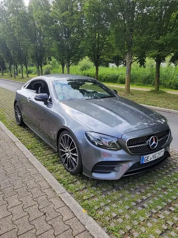 Gebraucht Mercedes E220 194 PS (142 kW) 2019 Grau Coupé