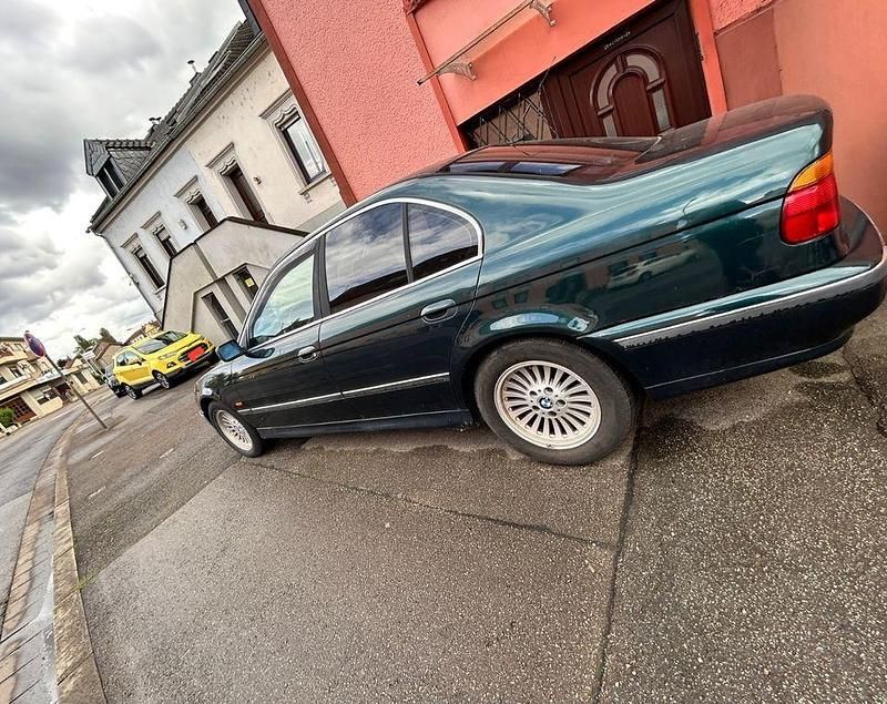 Grün Gebraucht 1998 BMW 520 Limousine | 1.800 € (Fairer Preis) - Bild 1/4