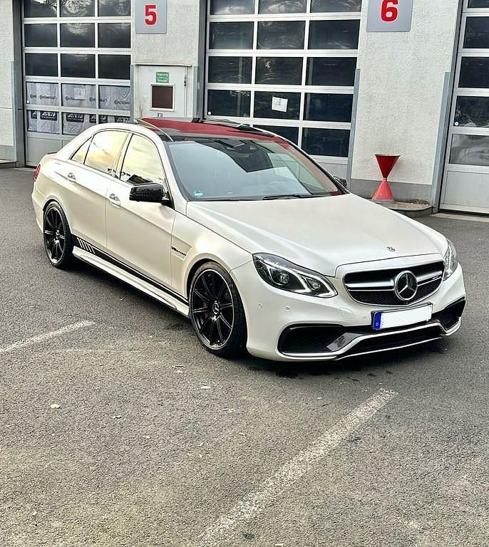 Weiß Gebraucht 2014 Mercedes E63 AMG AMG Limousine | 42.990 € (Fairer Preis) - Bild 1/4