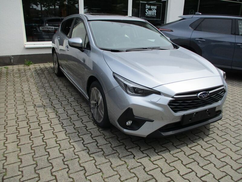 Silber Gebraucht 2024 Subaru Impreza Platinum Limousine | 31.999 € (Fairer Preis) - Bild 1/3