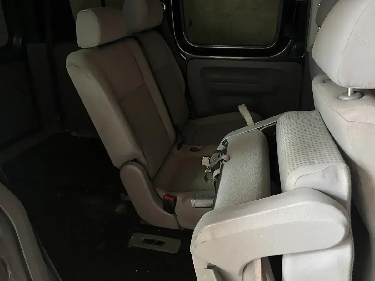 Używany VW Caddy 2008 Szary Minivan